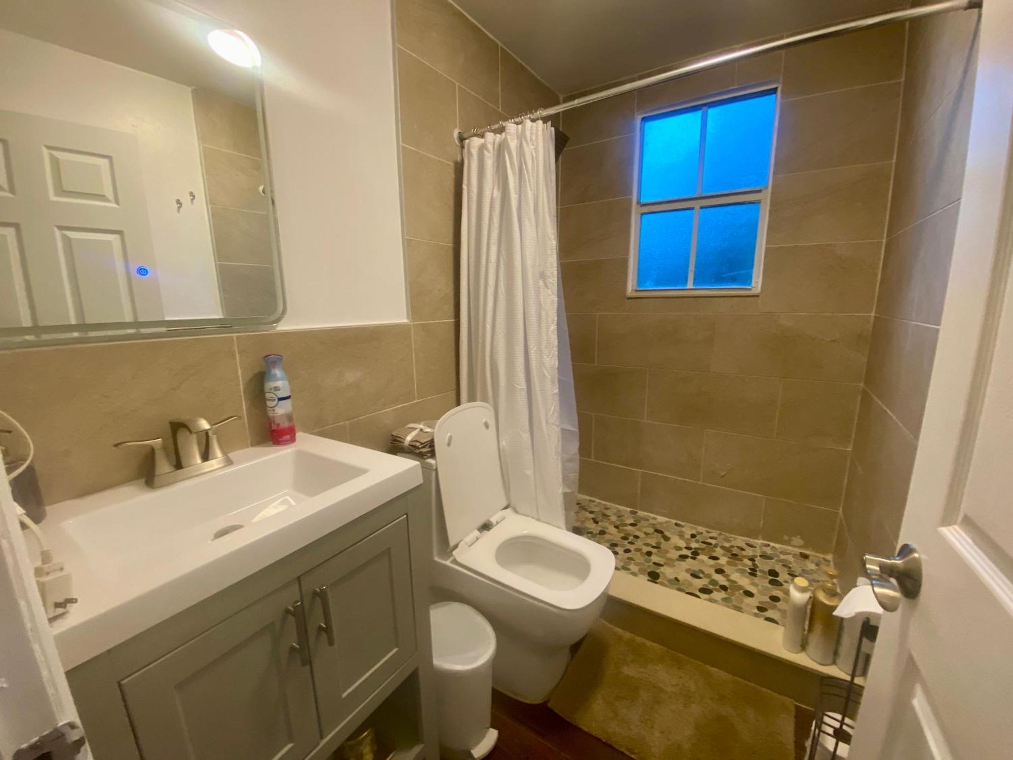 Private Rooms At Miami Centrally Located With Free Parking Zewnętrze zdjęcie
